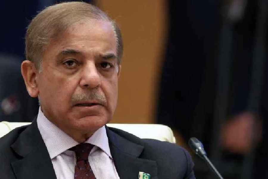 Pakistan Caught Between Saudi Arabia and Iran as Houthi Attacks Escalate: A Delicate Diplomatic Battle 1775489565 1707914771 1683744199 shehbaz